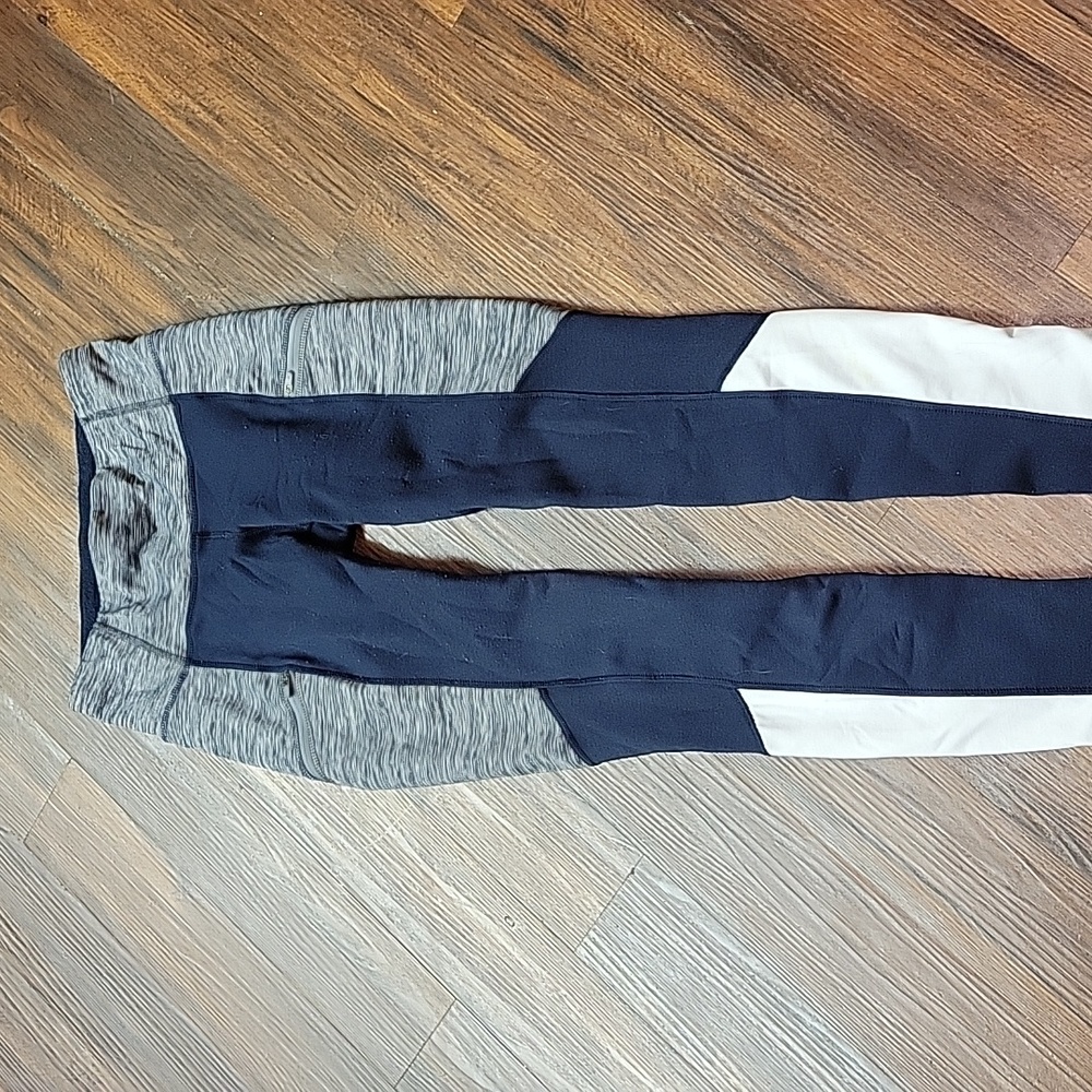 ATHLETA woman pants size small navy blue